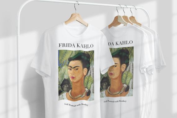 Frida Kahlo Otoportre w. maymun Unisex T-Shirt | Ünlü Sanatçı T-Shirt | Meksikalı Sanatçı | Meksika Sanatı | Dünyaca Ünlü Sanat | Sanatçı Hediyesi_60f437a26f99a.jpeg