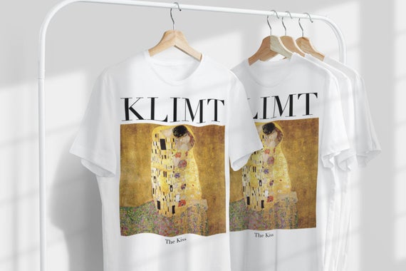 Gustav Klimt The Kiss Unisex Tişört | Ünlü Sanatçı T-Shirt | Avusturyalı Sanatçı | Avusturya Sanatı | Dünyaca Ünlü Sanat | Sanatçı Hediyesi_60f435d1342d1.jpeg